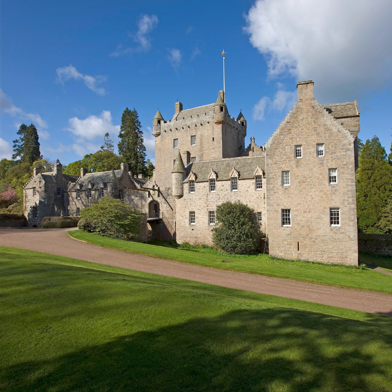 cawdor castle visit